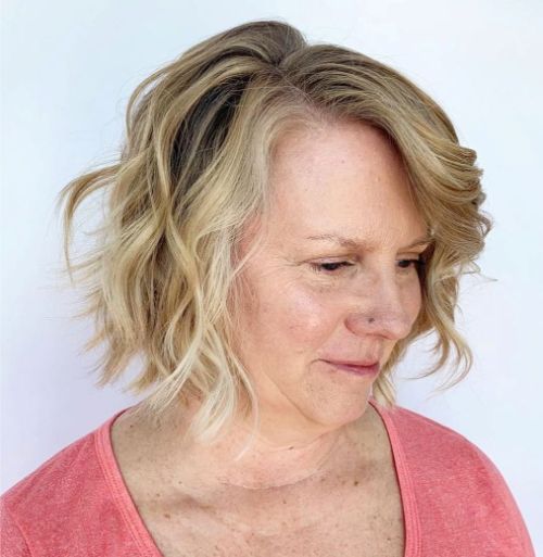 Easy Tousled Bob for a Double Chin